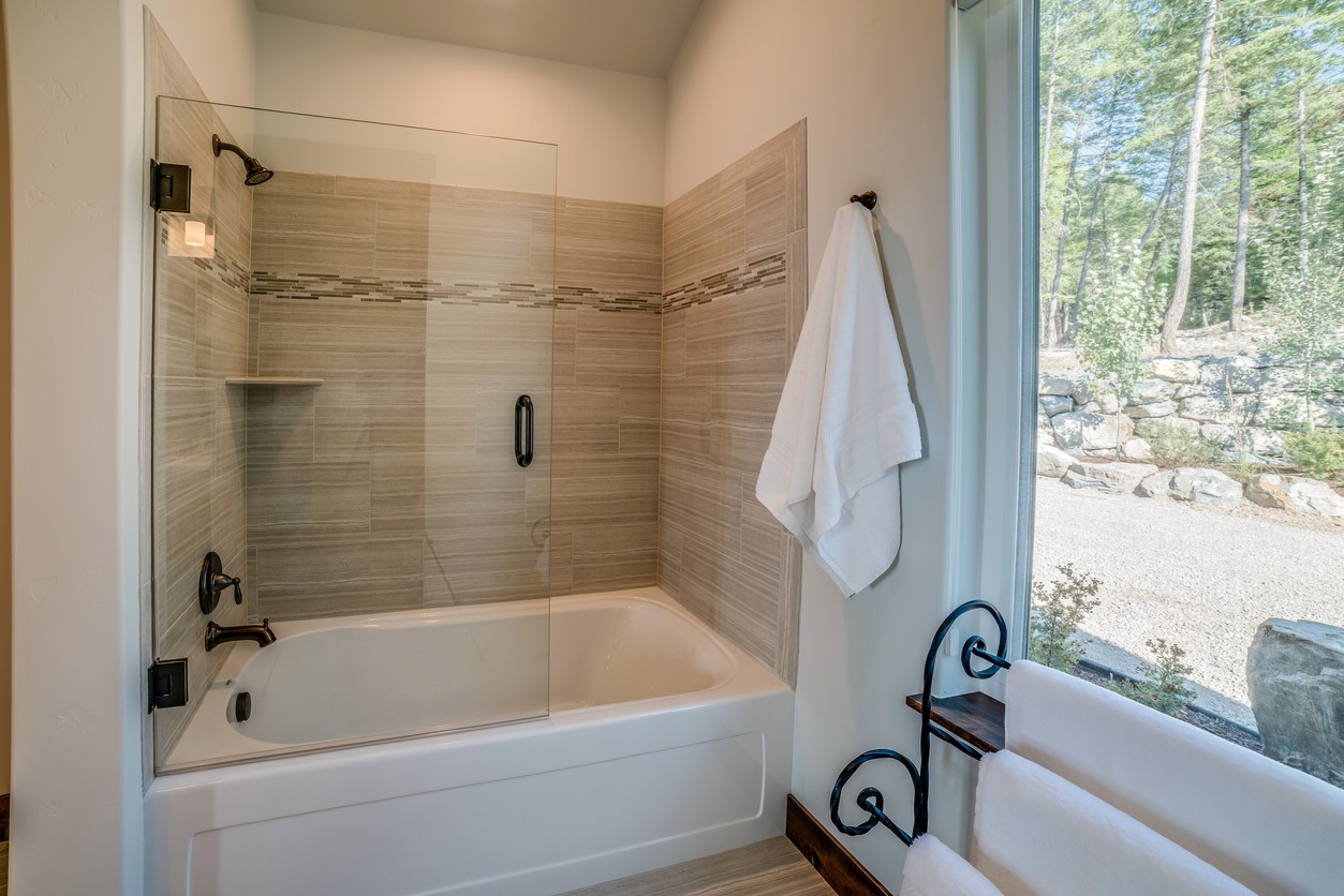 Shower & Tub Installation in Marshall